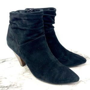Bleecker And Bond Rainer Pointed Toe Slouch Ankle Booties 7.5 Suede Classic Edgy